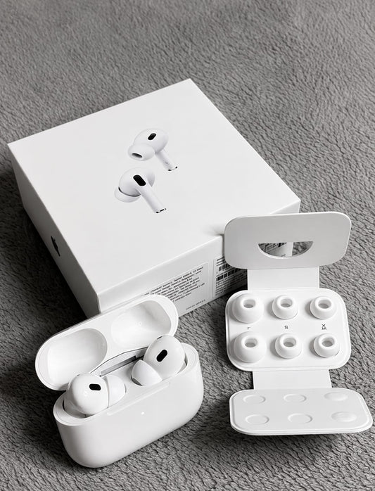 AirPods Pro (2nd generation) with MagSafe Case (USB-C) Bluetooth Headset (White, True Wireless)
